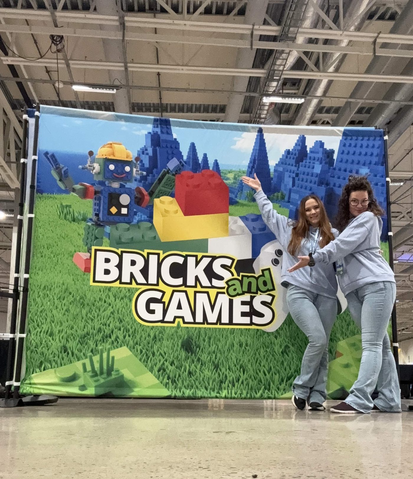 Floating Code på plats på mässan Bricks and Games